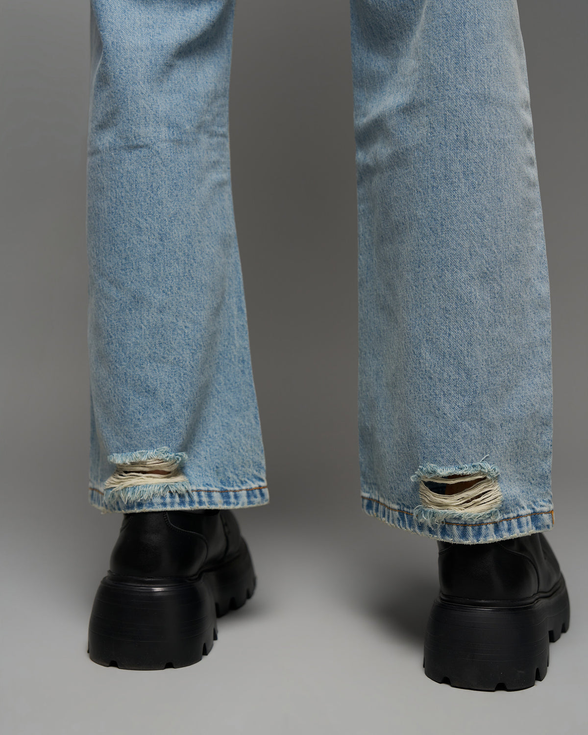 Relaxed Straight-Leg Jeans-thumbmail-6