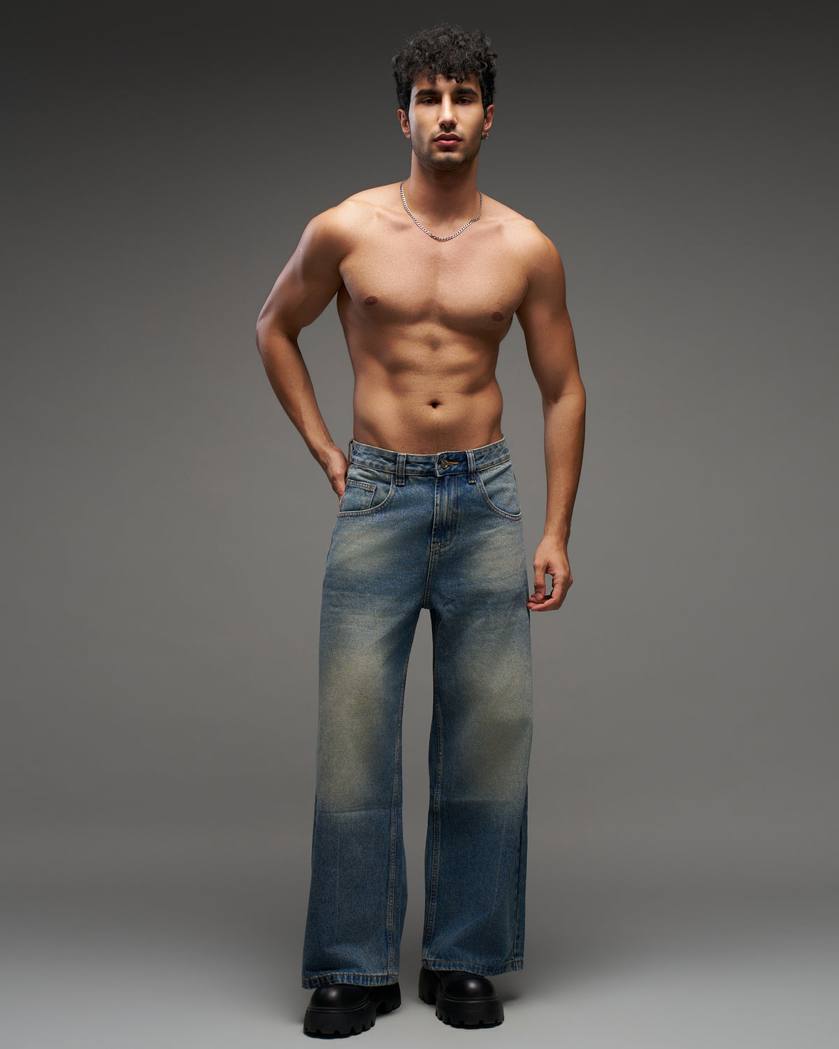 Washed Wide-Leg Jeans-thumbmail-2