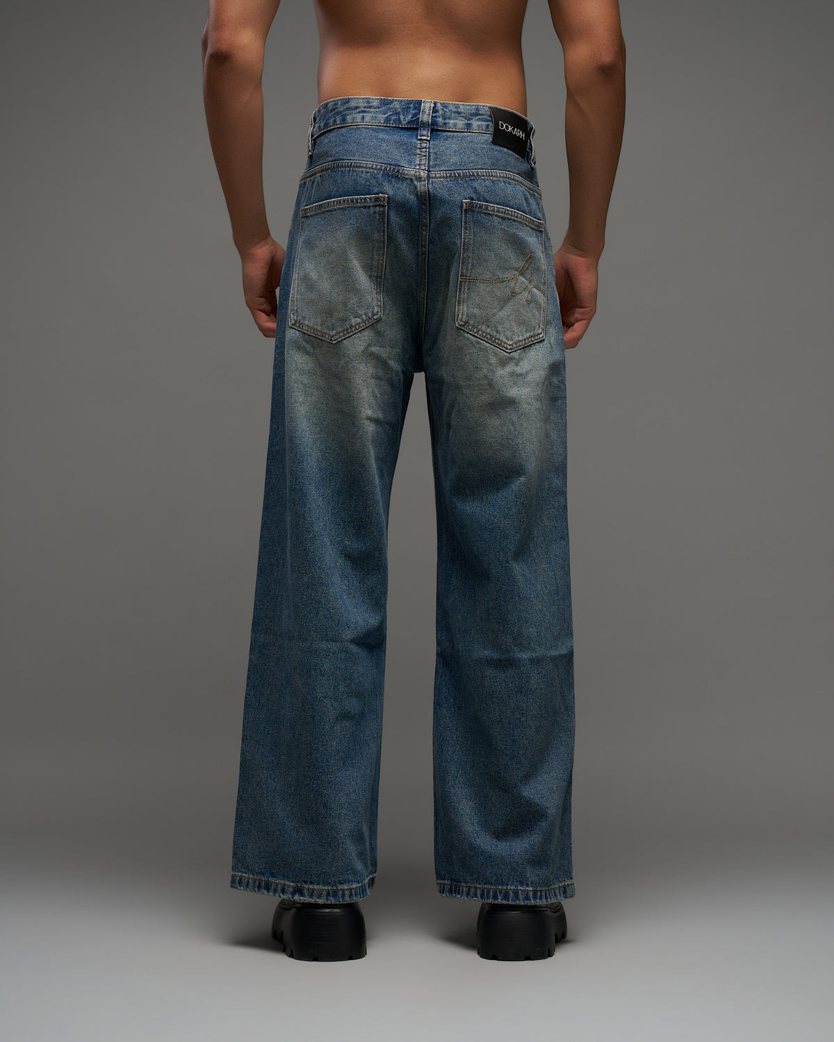 Washed Wide-Leg Jeans-thumbmail-5